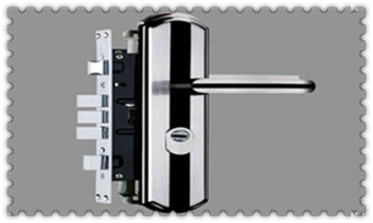 保险柜的圆孔钥匙丢了怎么办-电子保险柜开锁步骤图_能转动但打不开防盗门-开锁师傅电话