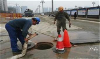 专业高压车清理清淤清洗市政管道-吸抽化粪池淤泥污水池清掏-地漏马桶卫生间厨房堵塞漏水检测维修的附近公司热线电话_专业高压水射车吸抽化粪池-隔油池-污淤泥浆池-污水沙井池-市政下水管道堵塞清洗清掏清理清淤-维修的公司电话