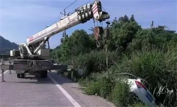 高速公路道路快速24小时拖车救援服务附近公司热线电话-汽车搭电-补胎-吊车-脱困-维修-送油水-运输-开锁配钥匙皮山和田市和田墨玉洛浦策勒于田民丰