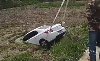 高速公路道路快速24小时拖车救援服务就附近公司热线电话-汽车搭电/补胎/吊车/脱困/维修/送油水/运输/开锁配钥匙-于田和田市和田墨玉皮山洛浦策勒民丰