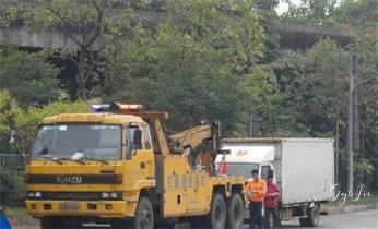 高速公路道路快速24小时拖车救援服务附近公司热线电话-汽车搭电-补胎-吊车-脱困-维修-送油水-运输-开锁配钥匙_道路救援拖车-吊车-送油-搭电-补胎-充气-维修电话
